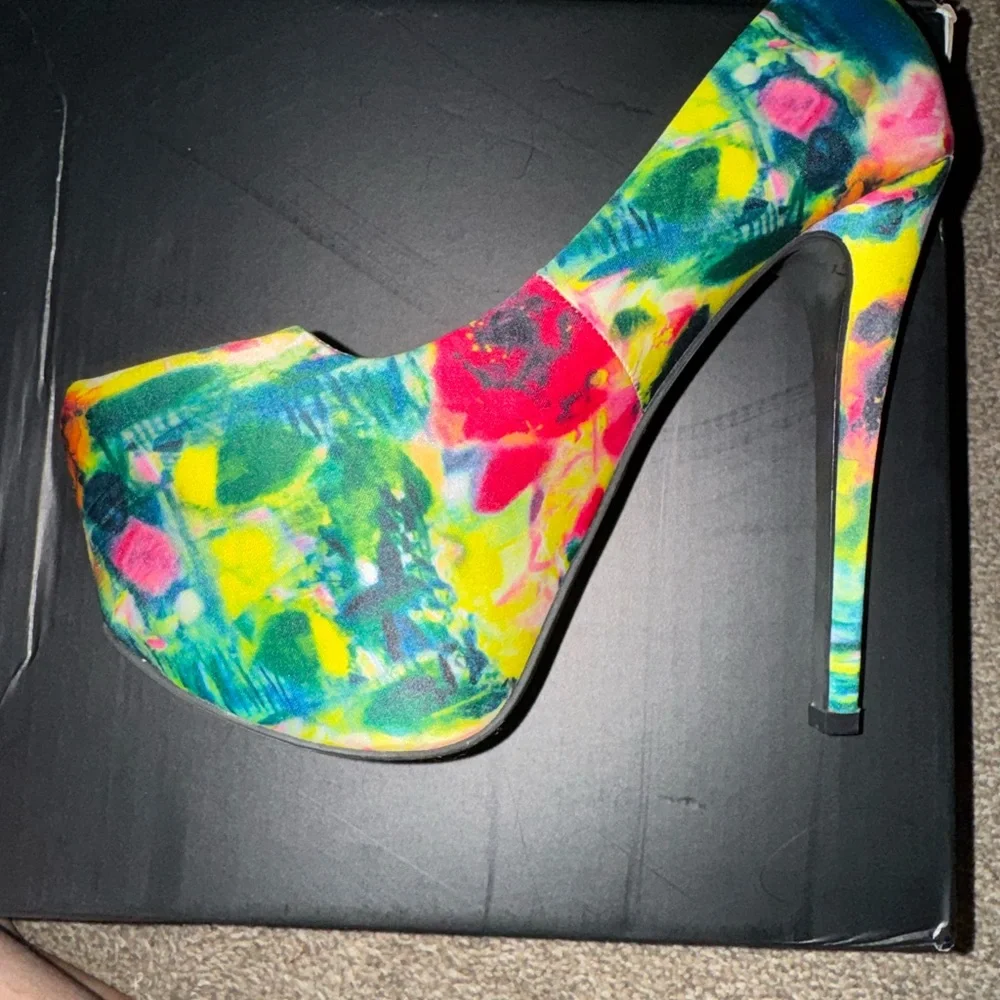 Charlotte Russe Vibrant Multicolor Heels - Picture 2 of 6